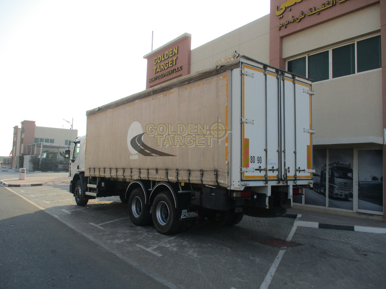 Renault KERAX 380 Curtainsider Truck - شاحنة ستارة: صورة 4 Renault KERAX 380 Curtainsider Truck - شاحنة ستارة: صورة 4