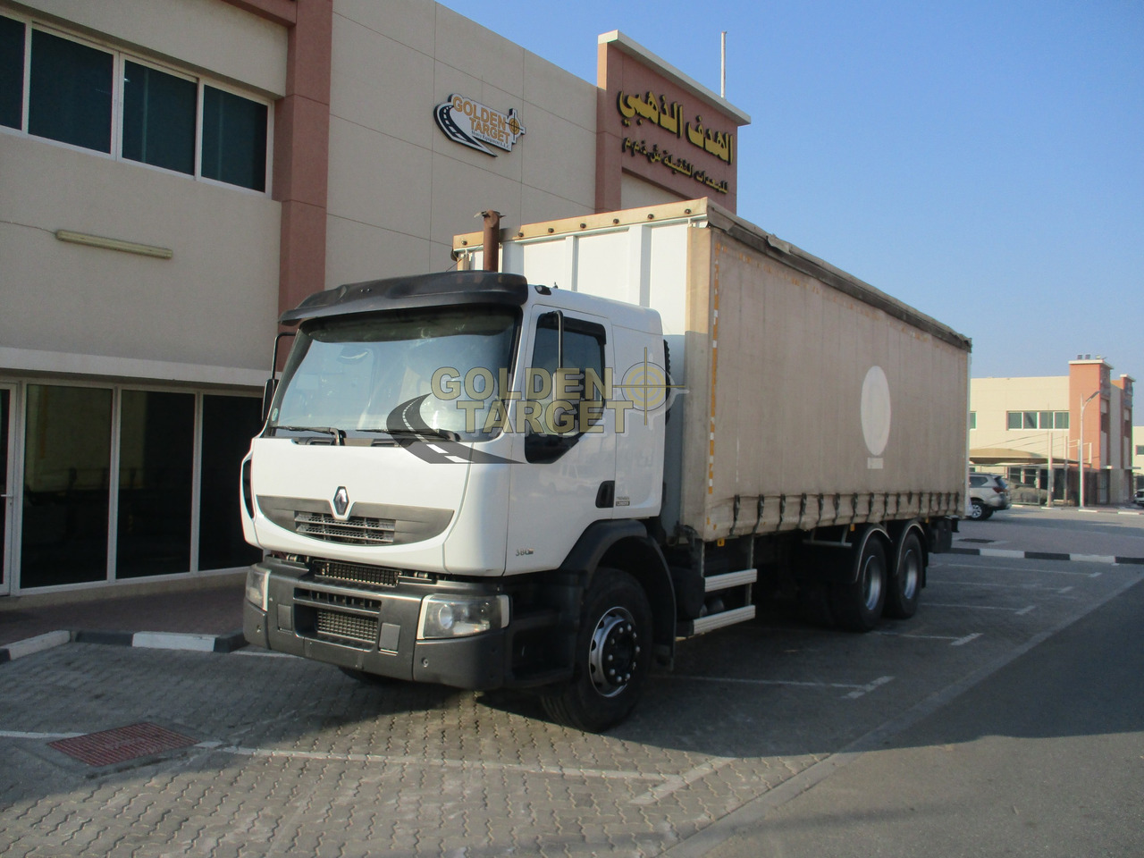 Renault KERAX 380 Curtainsider Truck - شاحنة ستارة: صورة 2 Renault KERAX 380 Curtainsider Truck - شاحنة ستارة: صورة 2