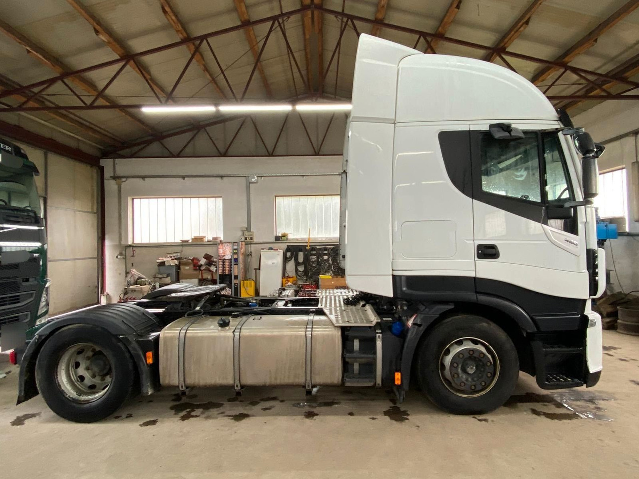 Iveco Stralis 460 Hi-Way 4x2Tractor -Tipper hydraulic - وحدة جر: صورة 4 Iveco Stralis 460 Hi-Way 4x2Tractor -Tipper hydraulic - وحدة جر: صورة 4