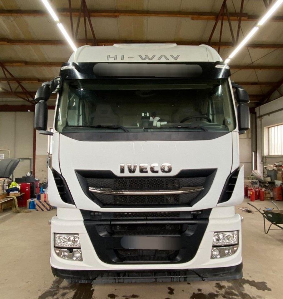 Iveco Stralis 460 Hi-Way 4x2Tractor -Tipper hydraulic - وحدة جر: صورة 1 Iveco Stralis 460 Hi-Way 4x2Tractor -Tipper hydraulic - وحدة جر: صورة 1