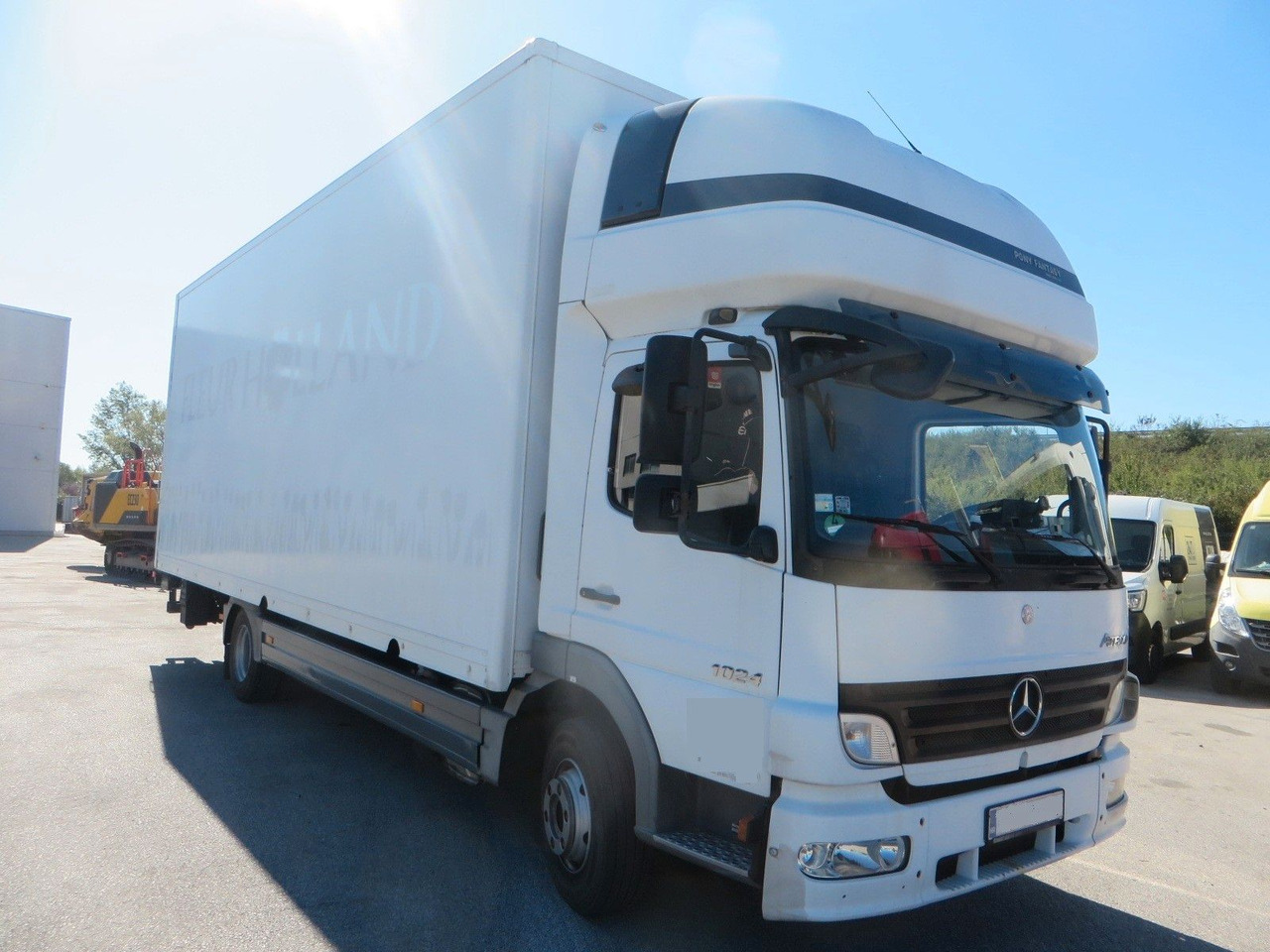 Mercedes-Benz Atego 1024 Box body with tail lift - شاحنة مقفلة: صورة 2 Mercedes-Benz Atego 1024 Box body with tail lift - شاحنة مقفلة: صورة 2