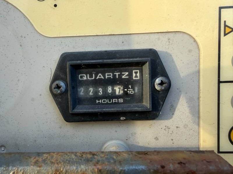 رافعة سلة تلسكوبية Aichi SR 12 C: صورة 7 رافعة سلة تلسكوبية Aichi SR 12 C: صورة 7