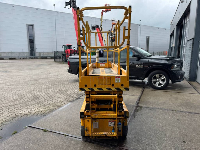 Haulotte Compact 10 N - رافعة هيدروليكية مقصية: صورة 2 Haulotte Compact 10 N - رافعة هيدروليكية مقصية: صورة 2