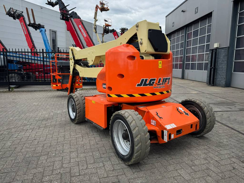 JLG E 450 AJ - شاحنة ذراع مفصلي: صورة 2 JLG E 450 AJ - شاحنة ذراع مفصلي: صورة 2