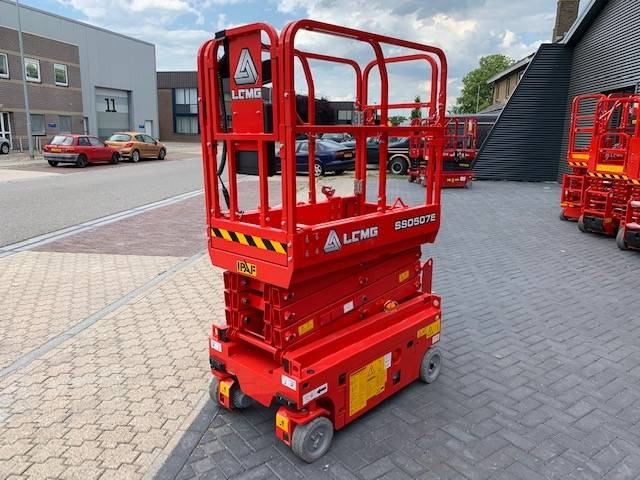 LGMG SS 0507 E - رافعة هيدروليكية مقصية: صورة 5 LGMG SS 0507 E - رافعة هيدروليكية مقصية: صورة 5