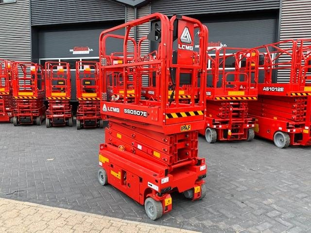 LGMG SS 0507 E - رافعة هيدروليكية مقصية: صورة 2 LGMG SS 0507 E - رافعة هيدروليكية مقصية: صورة 2