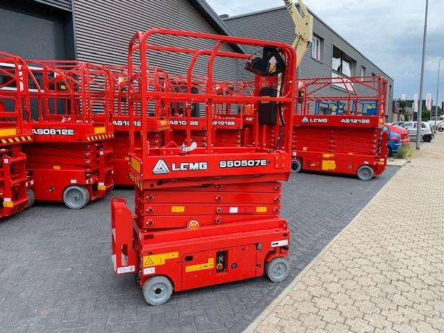 LGMG SS 0507 E - رافعة هيدروليكية مقصية: صورة 3 LGMG SS 0507 E - رافعة هيدروليكية مقصية: صورة 3