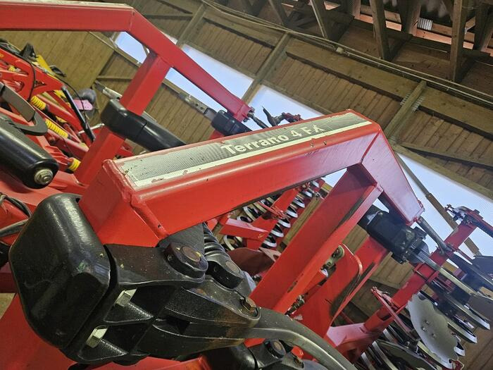 Horsch Terrano 4 FX - المحراث: صورة 5 Horsch Terrano 4 FX - المحراث: صورة 5
