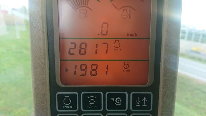 John Deere C 670 - حصادة موحَّدة: صورة 4 John Deere C 670 - حصادة موحَّدة: صورة 4