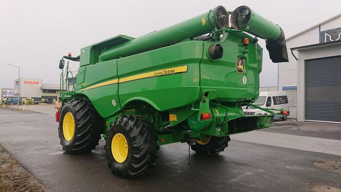 John Deere S670 - حصادة موحَّدة: صورة 4 John Deere S670 - حصادة موحَّدة: صورة 4