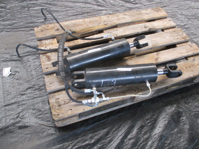 New Holland 84408341 Hydraulikzylinder - مكبس البالات المستطيله: صورة 1 New Holland 84408341 Hydraulikzylinder - مكبس البالات المستطيله: صورة 1