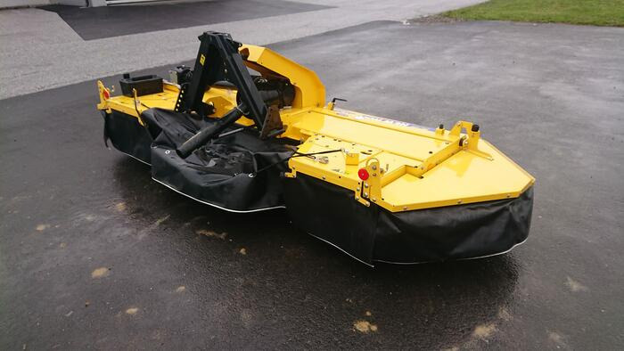 New Holland Duradisc F300 - جزازة العشب: صورة 2 New Holland Duradisc F300 - جزازة العشب: صورة 2