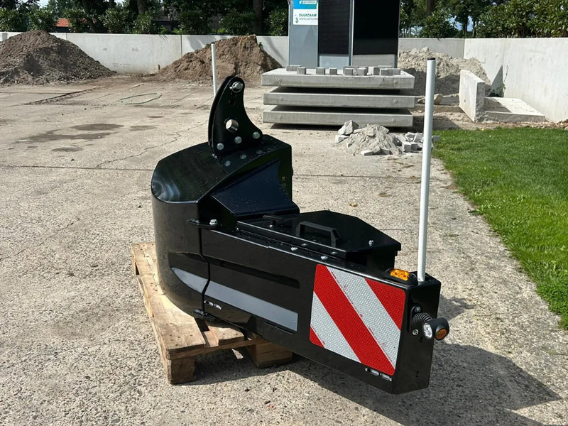 Fendt Frontbumper Frontblok Gewicht NIEUW - جرار: صورة 5 Fendt Frontbumper Frontblok Gewicht NIEUW - جرار: صورة 5