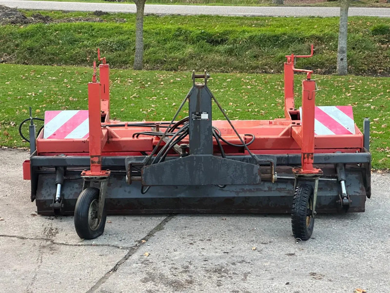 Hekamp Veegmachine met opvangbak Hydraulisch borstel - جرار: صورة 2 Hekamp Veegmachine met opvangbak Hydraulisch borstel - جرار: صورة 2