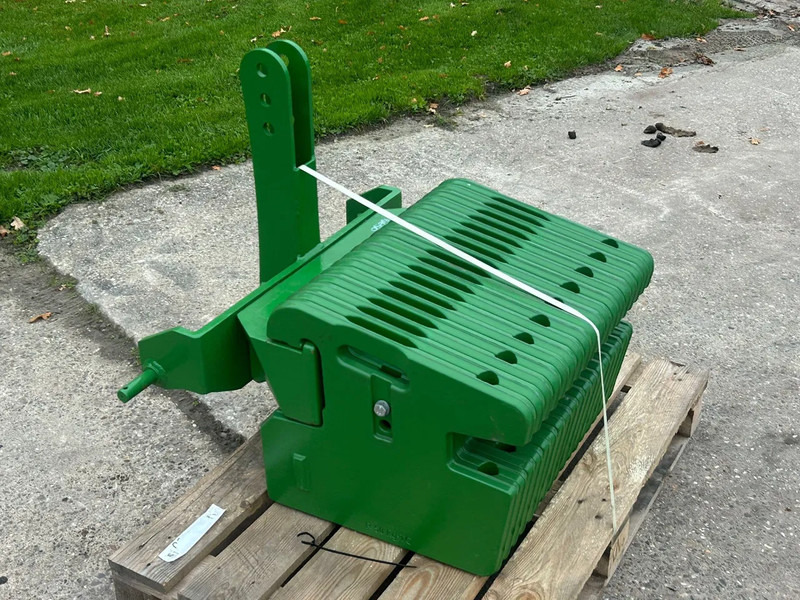 John Deere 1100 KG NIEUW Front gewicht - جرار: صورة 1 John Deere 1100 KG NIEUW Front gewicht - جرار: صورة 1