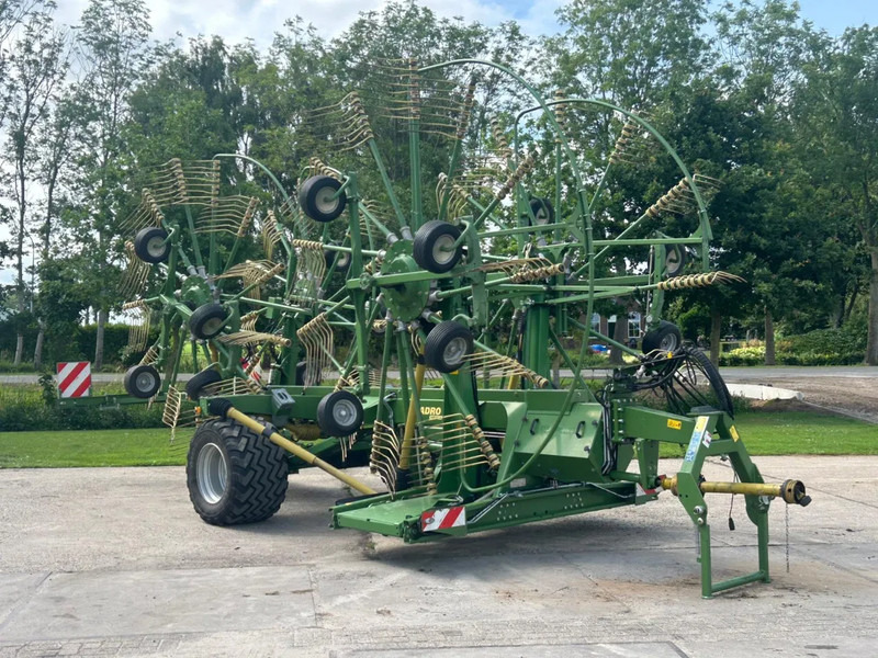 Krone Krone swadro 1400 Plus Zwadhark 4 rotor hark - آلة تيبيس العشب/ آلة جمع العشب: صورة 2 Krone Krone swadro 1400 Plus Zwadhark 4 rotor hark - آلة تيبيس العشب/ آلة جمع العشب: صورة 2