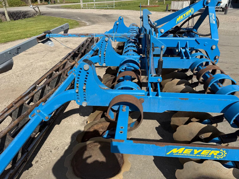 Meyer 475 Schijvenegg gedragen schijveneg werkbreedte 4.75 - المحراث: صورة 4 Meyer 475 Schijvenegg gedragen schijveneg werkbreedte 4.75 - المحراث: صورة 4