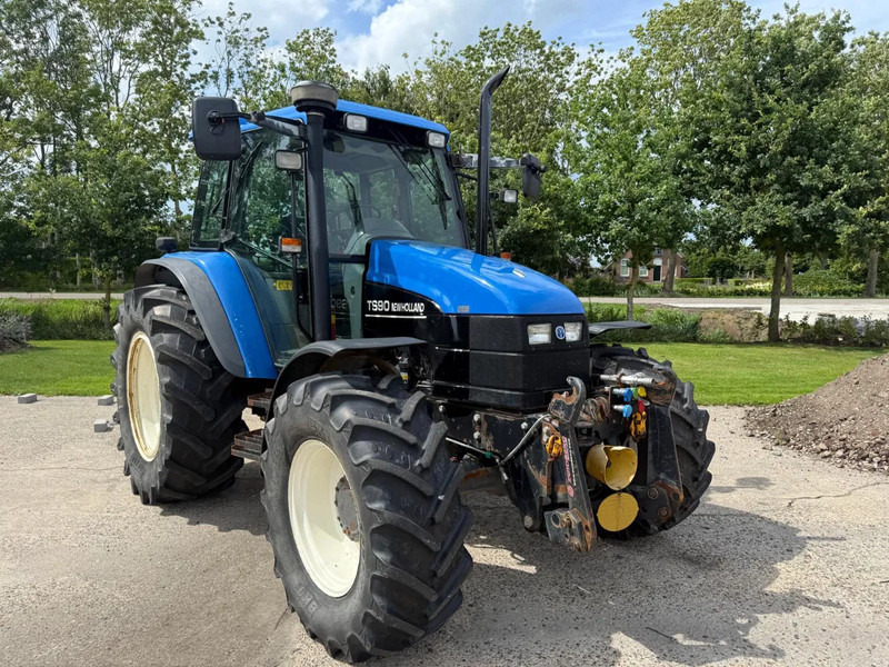 New Holland TS90 TS 90 FH FA Trekker EX OVERHEID - جرار: صورة 1 New Holland TS90 TS 90 FH FA Trekker EX OVERHEID - جرار: صورة 1