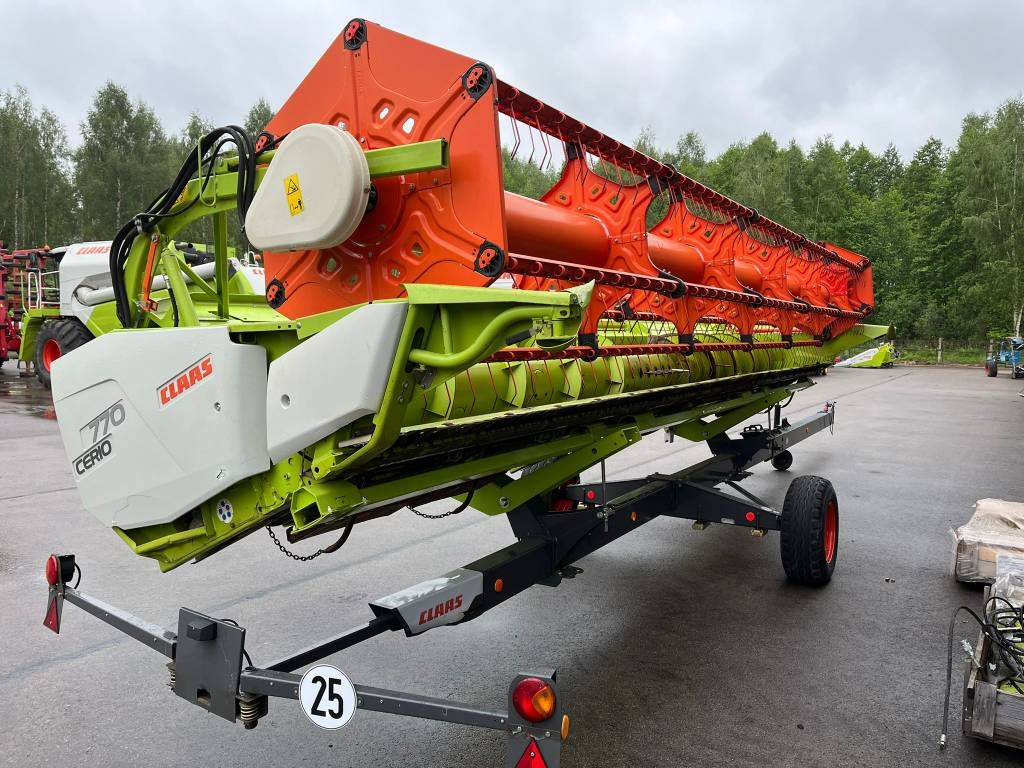 Claas CERIO 770 - مرفق الحصادة: صورة 1 Claas CERIO 770 - مرفق الحصادة: صورة 1