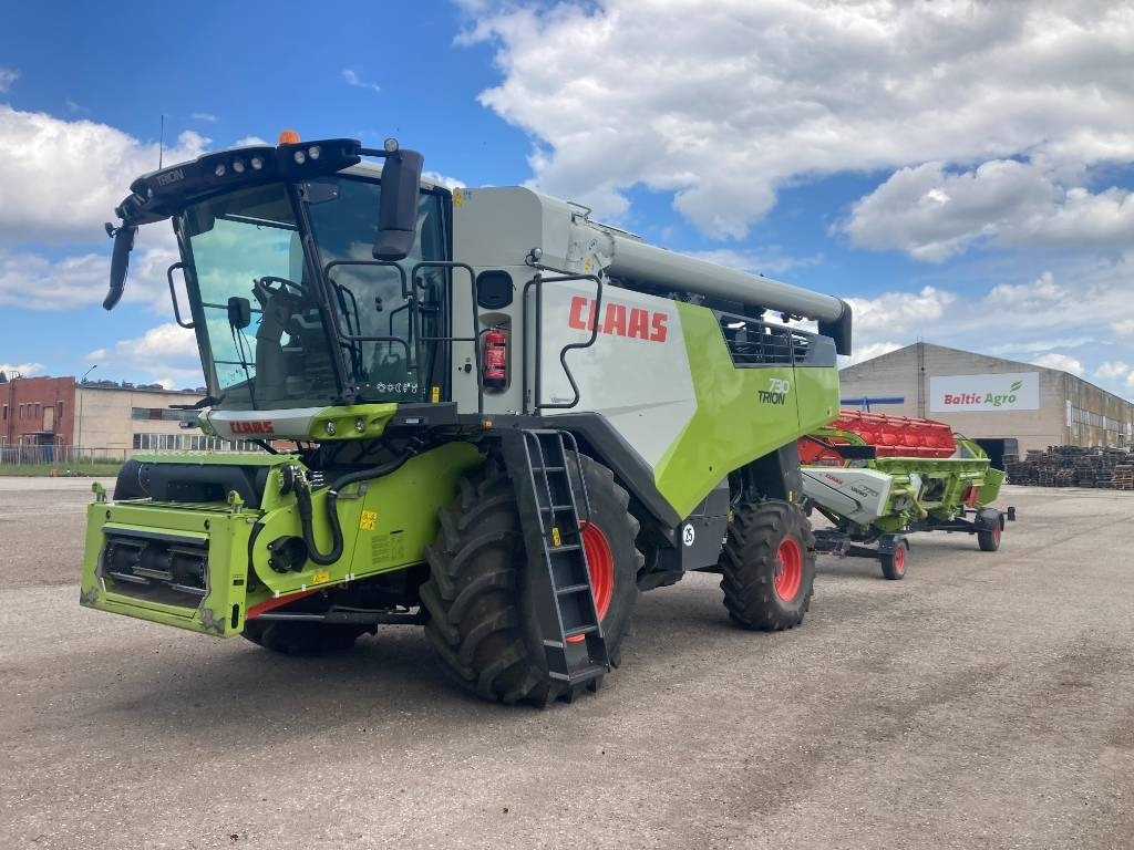 Claas Trion 730 - حصادة موحَّدة: صورة 1 Claas Trion 730 - حصادة موحَّدة: صورة 1