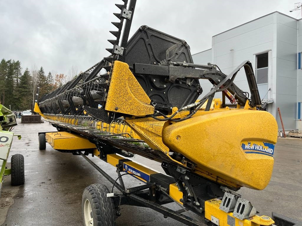 حصادة موحَّدة New Holland CR 9.90: صورة 12