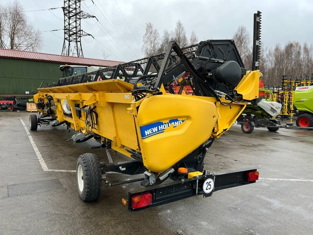 حصادة موحَّدة New Holland CR 9.90: صورة 11