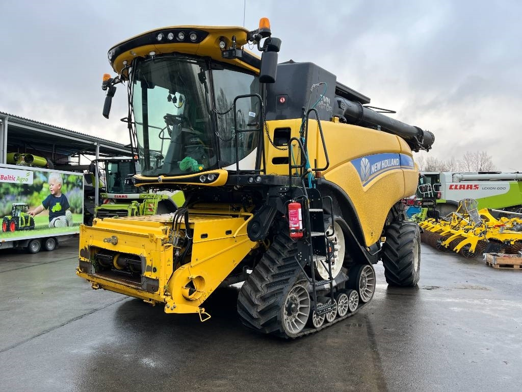 New Holland CR 9.90 - حصادة موحَّدة: صورة 1 New Holland CR 9.90 - حصادة موحَّدة: صورة 1