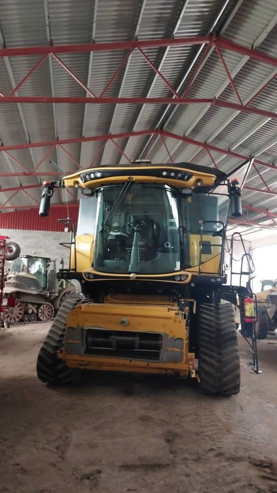 New Holland CR 9.90 - حصادة موحَّدة: صورة 2 New Holland CR 9.90 - حصادة موحَّدة: صورة 2