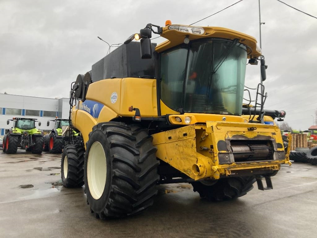 New Holland CR 9090 Elevation - حصادة موحَّدة: صورة 2 New Holland CR 9090 Elevation - حصادة موحَّدة: صورة 2