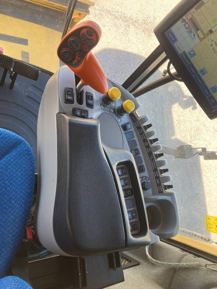 حصادة موحَّدة New Holland CX 8070: صورة 11