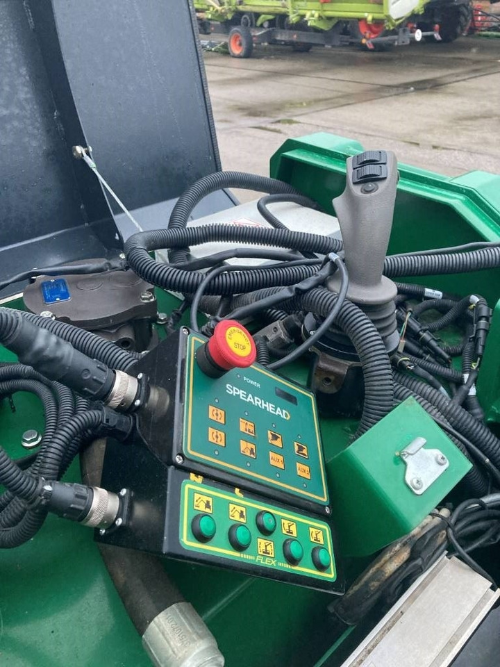 Spearhead Twiga Flex Pro S67 - جزازة رافعة: صورة 4 Spearhead Twiga Flex Pro S67 - جزازة رافعة: صورة 4