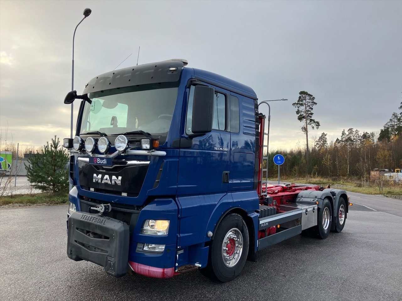 Lastväxlare MAN TGX 26.560 6X2 -2015 | Hiab | Plogutrustad - شاحنة ذات خطاف: صورة 1 Lastväxlare MAN TGX 26.560 6X2 -2015 | Hiab | Plogutrustad - شاحنة ذات خطاف: صورة 1
