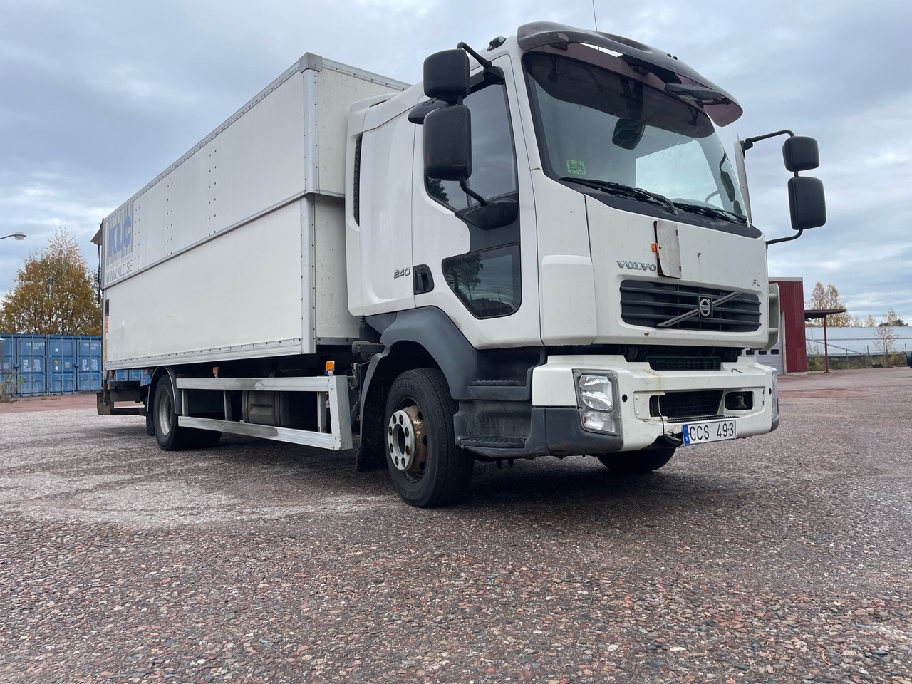 VOLVO FL-240 4X2 -2007 | DIESEL - شاحنة مقفلة: صورة 1 VOLVO FL-240 4X2 -2007 | DIESEL - شاحنة مقفلة: صورة 1