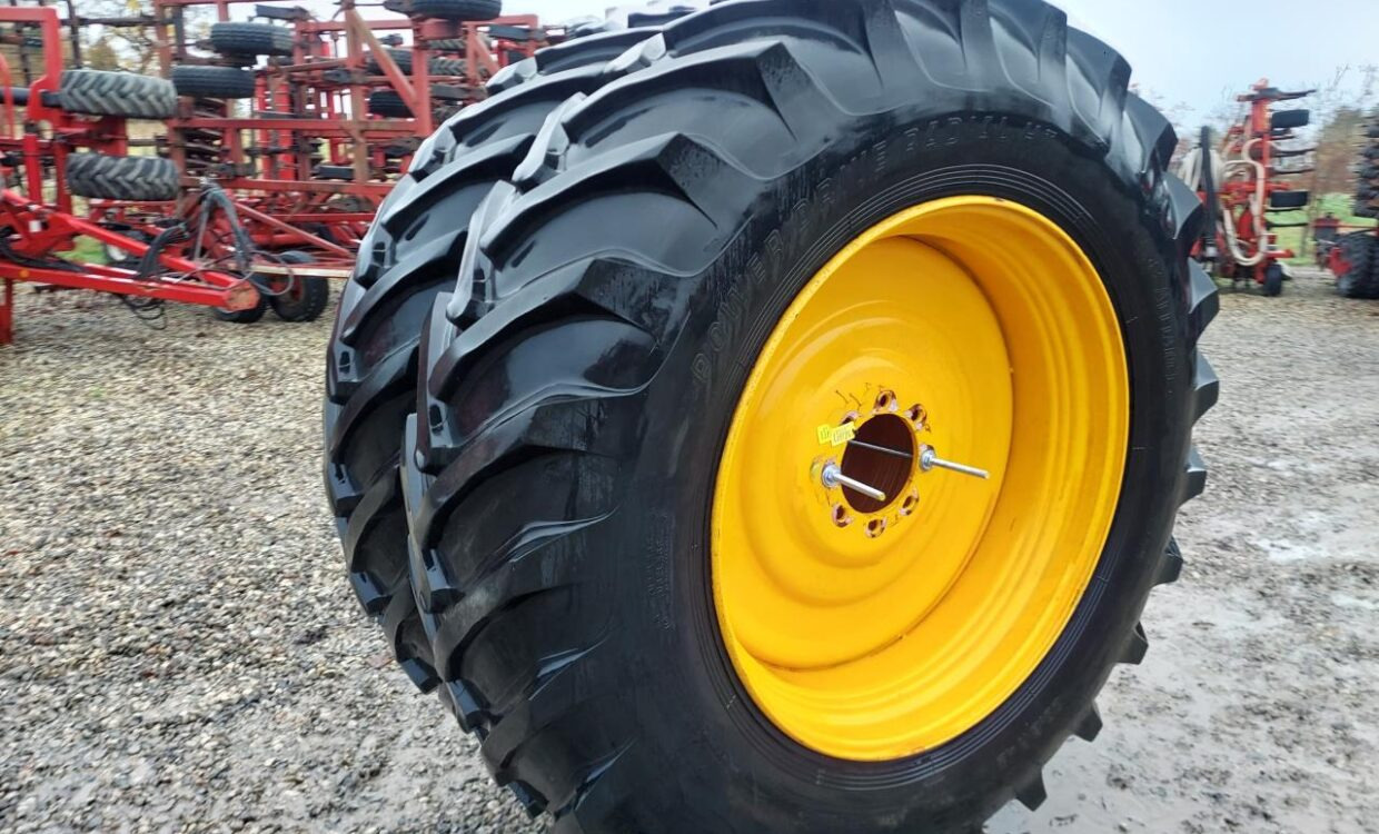 Alliance Power Drive Radial HT 20.8R42 - إطارات - آلة: صورة 1 Alliance Power Drive Radial HT 20.8R42 - إطارات - آلة: صورة 1