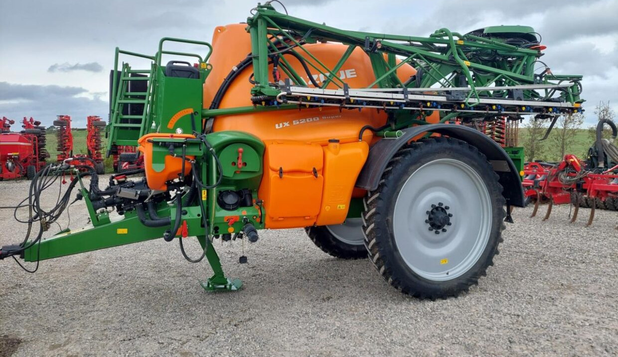 Amazone UX 5200 - 28m med Ama-Select - بخاخ مقطورة: صورة 2 Amazone UX 5200 - 28m med Ama-Select - بخاخ مقطورة: صورة 2