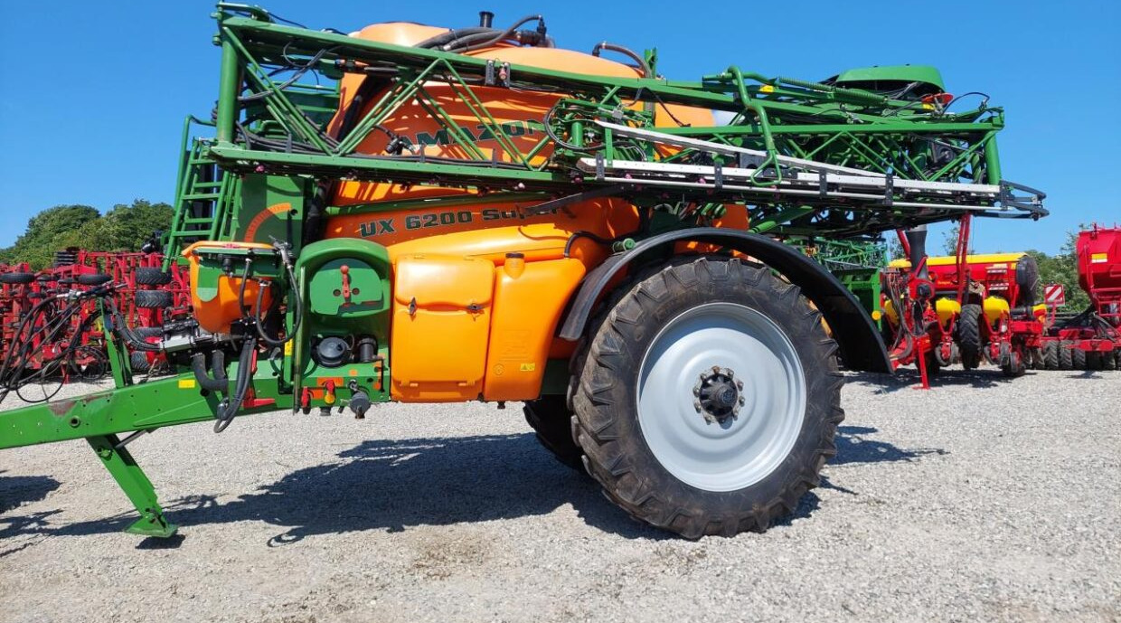 Amazone UX 6200 SUPER - 36-30-24m - بخاخ مقطورة: صورة 3 Amazone UX 6200 SUPER - 36-30-24m - بخاخ مقطورة: صورة 3