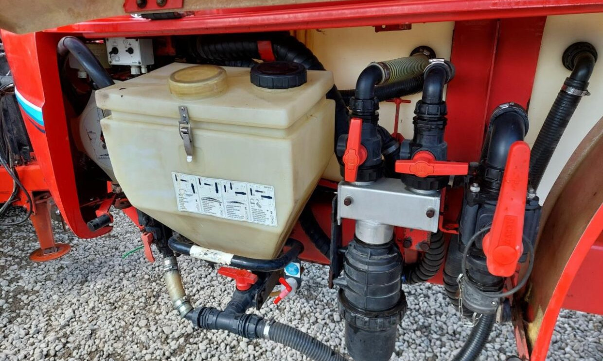 Bargam Compact 6200 - 24-36m med GPS - بخاخ مقطورة: صورة 4 Bargam Compact 6200 - 24-36m med GPS - بخاخ مقطورة: صورة 4