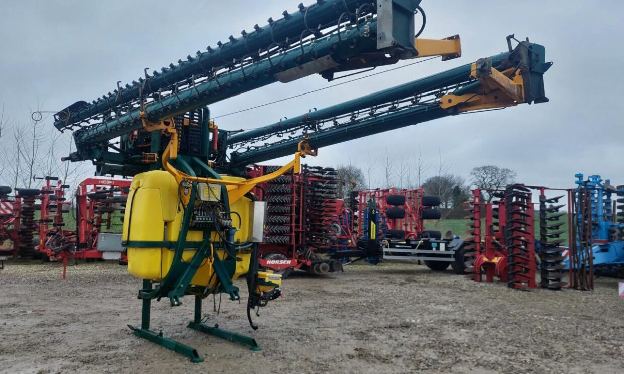 Danfoil AirBoss 24 mm - بخاخ مركب على الجرار: صورة 3 Danfoil AirBoss 24 mm - بخاخ مركب على الجرار: صورة 3