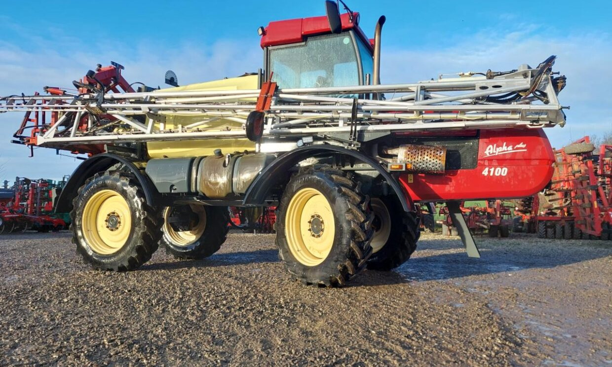 Hardi Alpha Plus 4100 - 36m med GPS - بخاخ ذاتية الدفع: صورة 2 Hardi Alpha Plus 4100 - 36m med GPS - بخاخ ذاتية الدفع: صورة 2