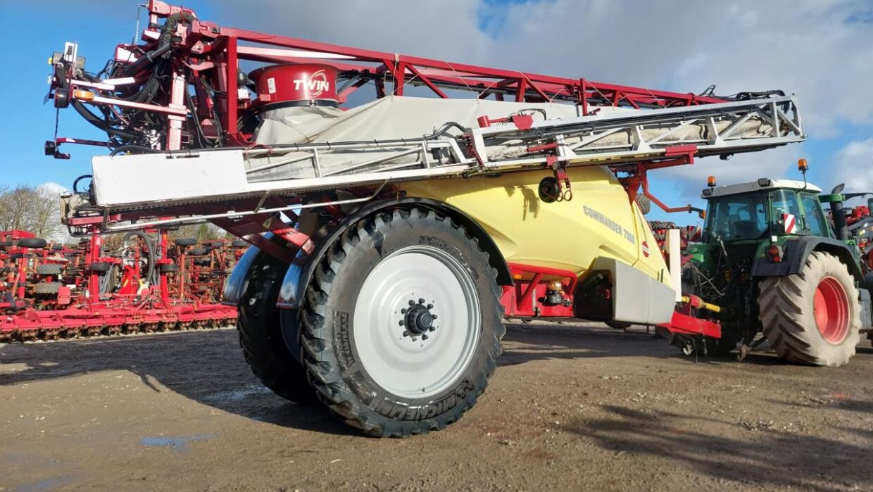 Hardi Commander 7000i - 36 m Twin - بخاخ مقطورة: صورة 2 Hardi Commander 7000i - 36 m Twin - بخاخ مقطورة: صورة 2