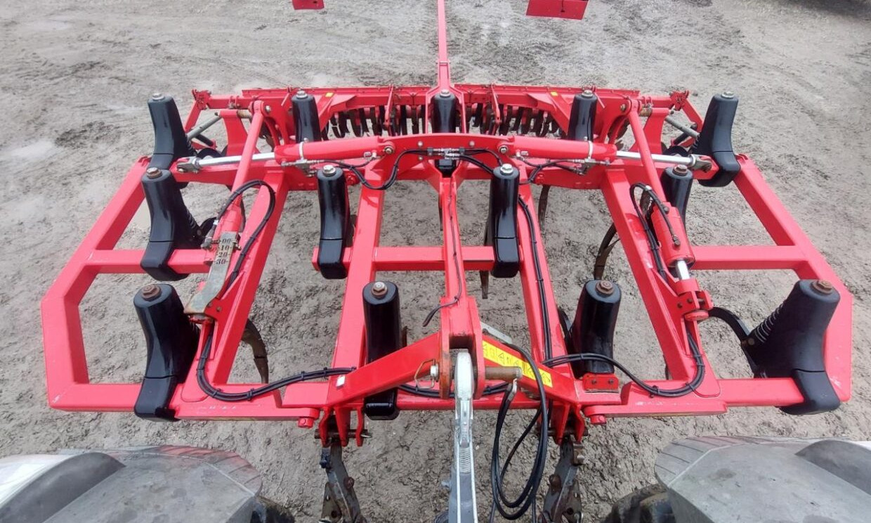 Horsch Terrano 4 FX - زحافة: صورة 1 Horsch Terrano 4 FX - زحافة: صورة 1