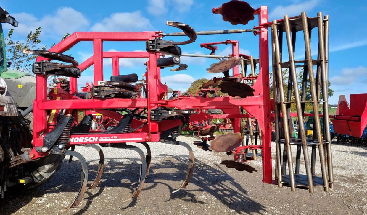 Horsch Terrano 4 FX - زحافة: صورة 5 Horsch Terrano 4 FX - زحافة: صورة 5