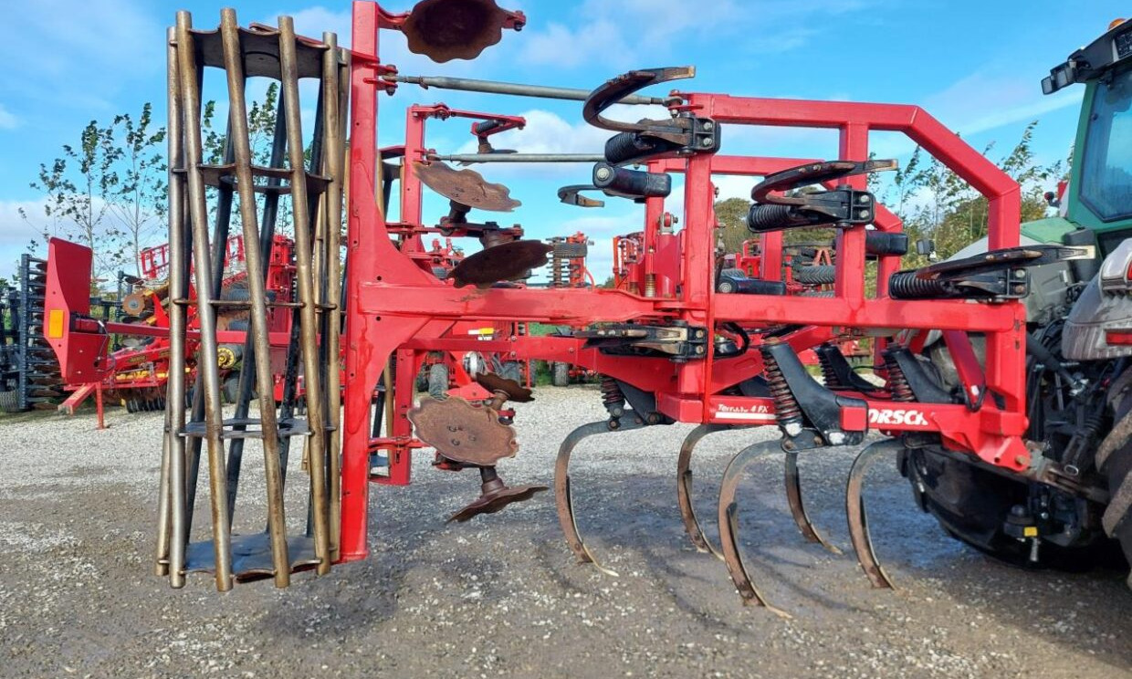 Horsch Terrano 4 FX - زحافة: صورة 1 Horsch Terrano 4 FX - زحافة: صورة 1