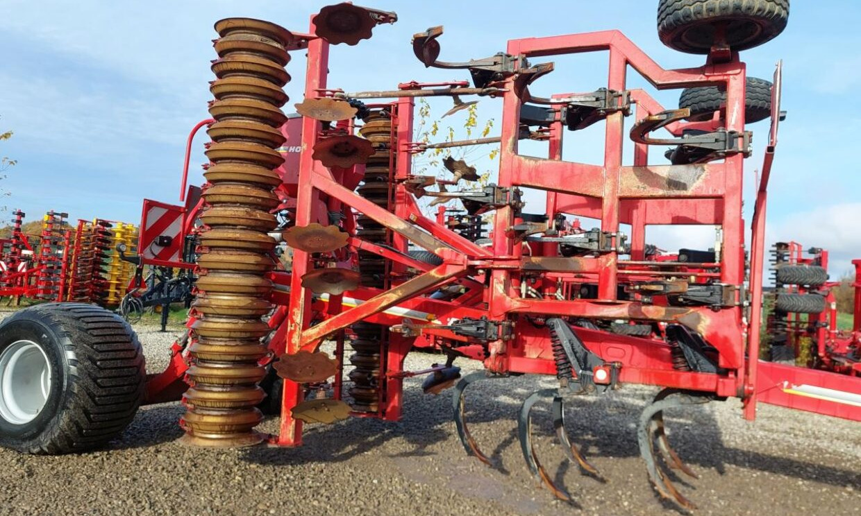 Horsch Terrano 6 FX med DouDrill - زحافة: صورة 4 Horsch Terrano 6 FX med DouDrill - زحافة: صورة 4