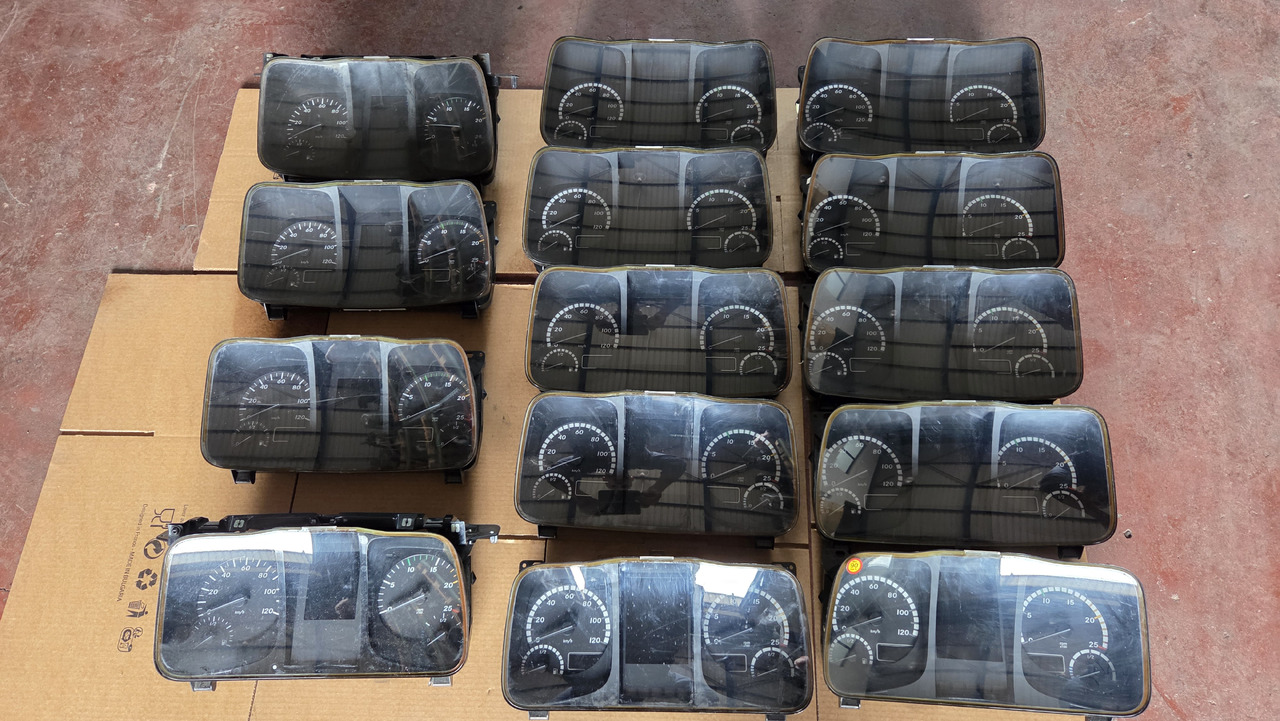 MERCEDES-BENZ INSTRUMENT PANEL ACTROS -ATEGO - لوحة القيادة - شاحنة: صورة 1 MERCEDES-BENZ INSTRUMENT PANEL ACTROS -ATEGO - لوحة القيادة - شاحنة: صورة 1