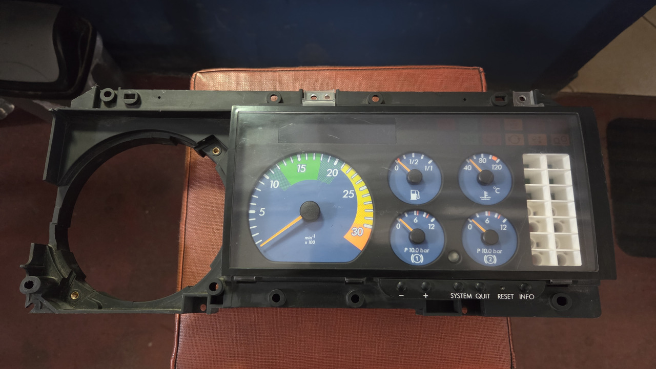 MERCEDES-BENZ INSTRUMENT PANEL MERCEDES ATEGO - لوحة القيادة - شاحنة: صورة 5 MERCEDES-BENZ INSTRUMENT PANEL MERCEDES ATEGO - لوحة القيادة - شاحنة: صورة 5