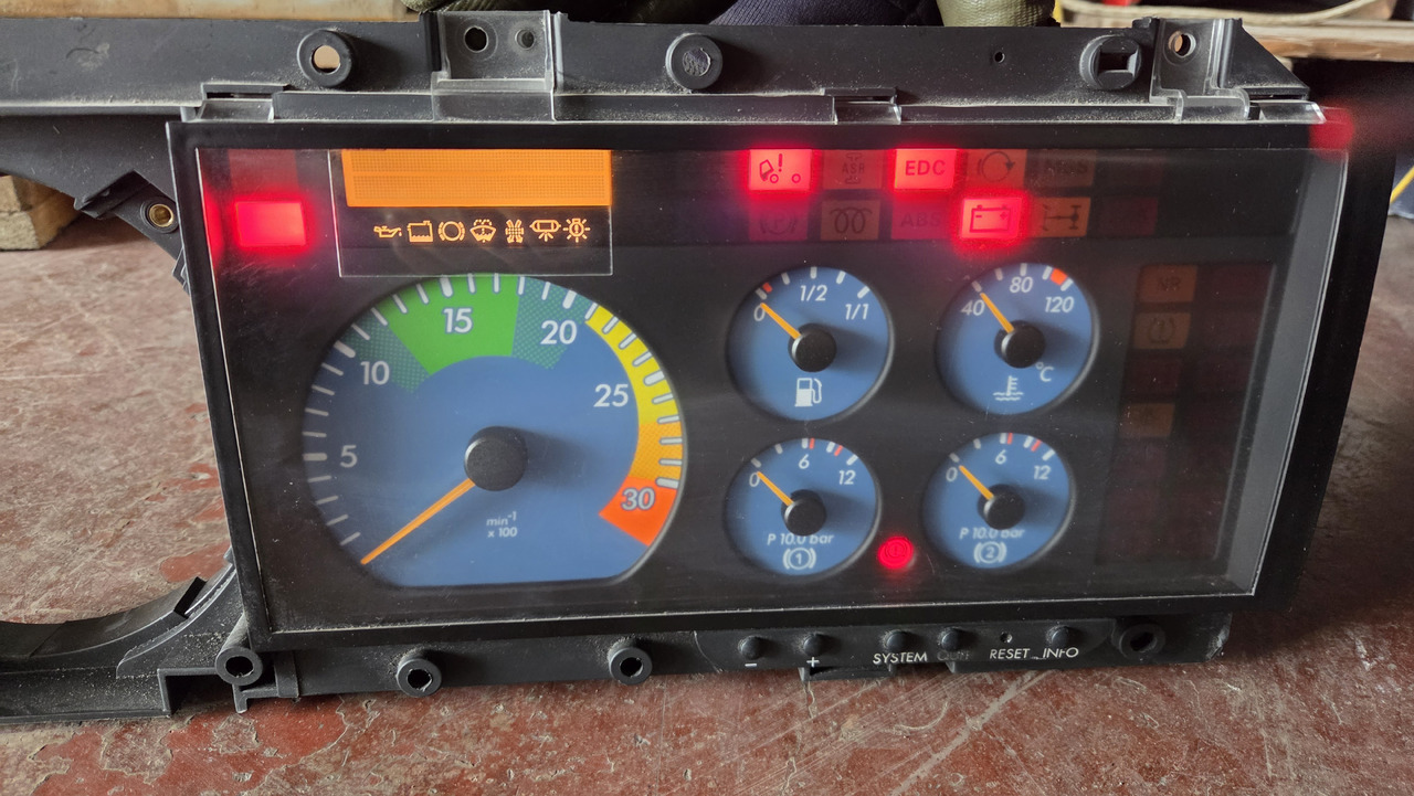 MERCEDES-BENZ INSTRUMENT PANEL MERCEDES ATEGO - لوحة القيادة - شاحنة: صورة 1 MERCEDES-BENZ INSTRUMENT PANEL MERCEDES ATEGO - لوحة القيادة - شاحنة: صورة 1