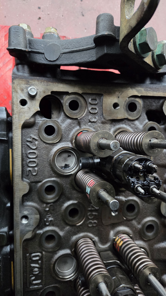 MERCEDES-BENZ OM 470 LA - رأس المحرك - شاحنة: صورة 3 MERCEDES-BENZ OM 470 LA - رأس المحرك - شاحنة: صورة 3