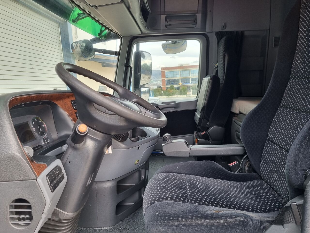 Mercedes-Benz ACTROS MP3 - كابينة - شاحنة: صورة 4 Mercedes-Benz ACTROS MP3 - كابينة - شاحنة: صورة 4