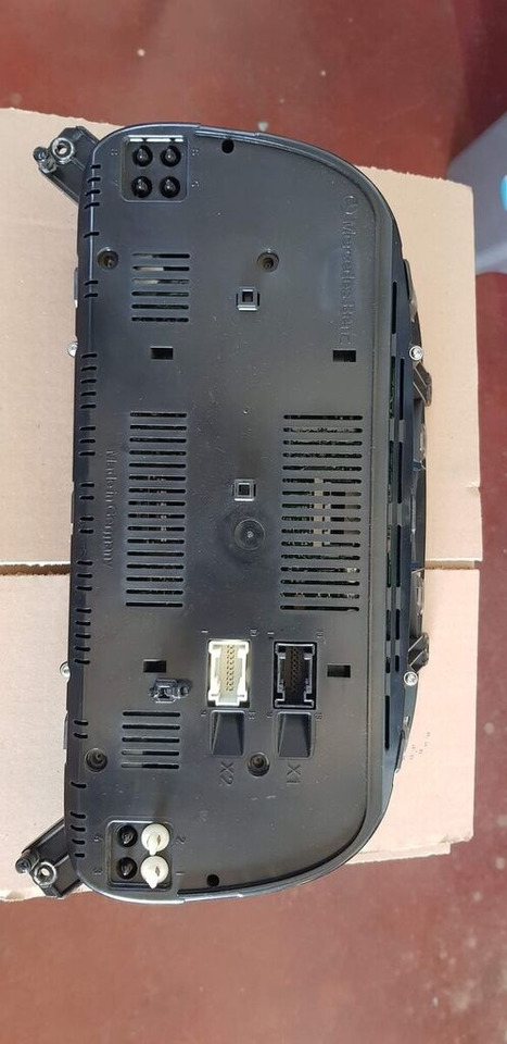Mercedes-Benz instrumend panel Mercedes-Benz ACTROS MP2 - لوحة القيادة - شاحنة: صورة 2 Mercedes-Benz instrumend panel Mercedes-Benz ACTROS MP2 - لوحة القيادة - شاحنة: صورة 2